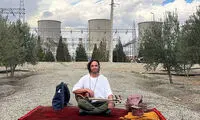 نوازندگی علی قمصری برای دومین روز در نیروگاه برق دماوند 