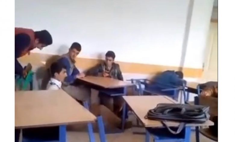 برخورد خشن یک دانش آموز با همکلاسی در پی شوخی خطرناک
