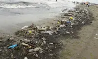 جولان زباله‌ها در ساحل آلوده خزر