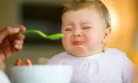 والدین کودکان بد غذا بخوانند