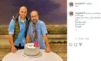 امیر جدیدی با چهره‌ای جدید در کنار اصغر فرهادی