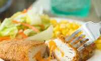 طرز تهیه فیله مرغ سوخاری با پنیر گودا