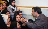 عکس: ضیافت افطار ایتام با حضور احمدی‌ نژاد