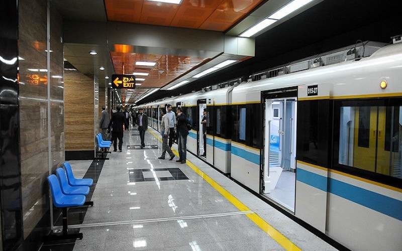 عکسی که از یک مسافر ویژه در متروی تهران پربازدید شد