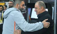 ستاره اسبق بارسا دست فاتح تریم را بوسید