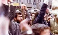 عکسی از مایلی کهن و پروین در تظاهرات