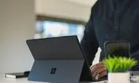 سرفیس تاشوی مایکروسافت به زودی از راه می‌رسد