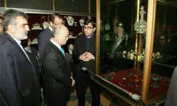 عکس: بازدید آمانو از موزه جواهرات ملی