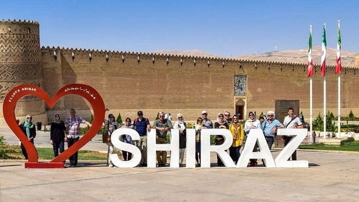   کوچه پس کوچه‌های شیراز در اردیبهشت‌ماه 