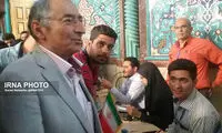 صادق زیباکلام، رأی خود را در صندوق انداخت