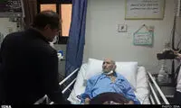 عکس: عیادت هاشمی از مجروحان مکه