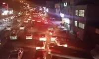 صف‌کشی مردم مقابل پمپ‌بنزین‌ها