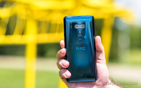 تست مقاومت اچ تی سی یو ۱۲ پلاس (HTC U۱۲+)