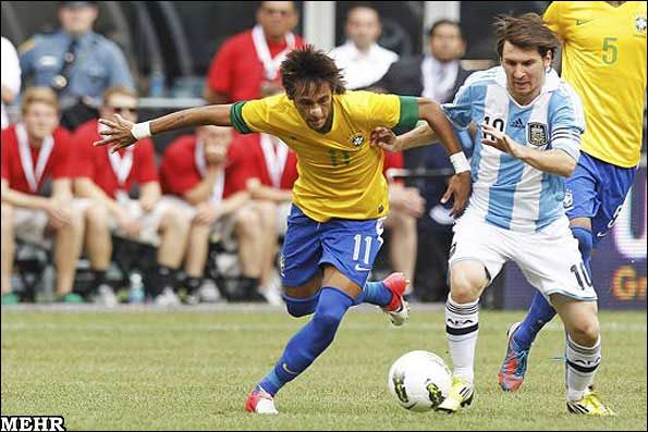 آرژانتین با "لیونل مسی" از سد برزیل گذشت