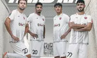 ستون‌های تخت جمشید روی کیت پرسپولیس نقش بست