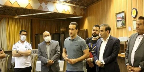 علی کریمی با «خیبر» به فوتبال برگشت