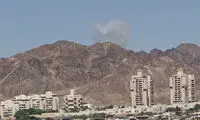 ستون‌های دود در عقبه اردن پس از حمله موشکی