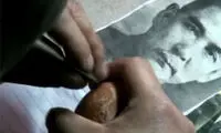نقاشی پرتره بر روی تخم مرغ! +عکس