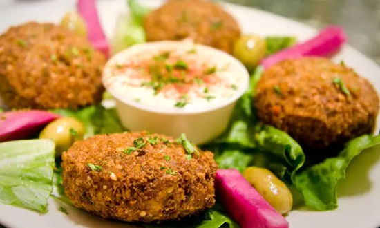 طرز تهیه سس فلافل؛ تجربه یک طعم بی‌نظیر!