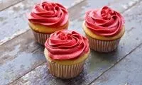 طرز تهیه کاپ کیک با تزیین خامه؛ ویژه ولنتاین