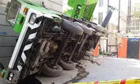 واژگونی جرثقیل 60 تنی در تهران +عکس