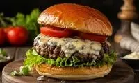 طرز تهیه برگر با پنیر بلوچیز؛ برگر آبدار با پنیر خوش‌ طعم
