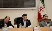 مرتضوی دركنار احمدی‌ نژاد نشست +عکس