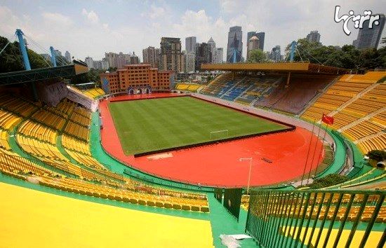 استادیوم فوتبال طلایی رنگ در ژاپن