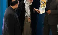 عکس: اقامه نماز بر پیکر آیت‌ الله مهدوی کنی