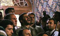 احمدی‌نژاد در حال گفتن اذان !