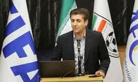دوست پرحاشیه تاج برای ماندن دست به هر کاری می‌زند