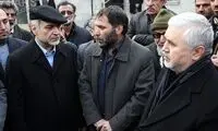 عکس: برادر روحانی در کنار ده نمکی