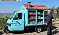 هم کتابفروشی، هم جهانگردی