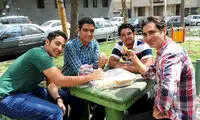 گاز زدن به همبرگر دوبل و گپ زدن سرپایی
