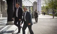 عکس: احمدی‌ نژاد در یک مراسم ختم