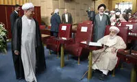 عکسی از مواجهه هاشمی و جنتی در جلسه خبرگان