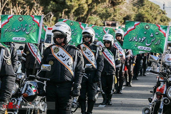 رژه موتورسواران نیرو‌های مسلح در تهران