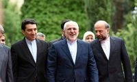 ظریف و همسرش در اختتامیه جشنواره جهانی فجر