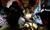 فرورفتن فرمان دوچرخه در پایِ یک نوجوان