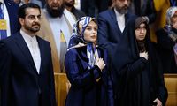 «آرزو احمدوند» همسر عراقچی در آیین پایانی جایزه جهانی امام خمینی