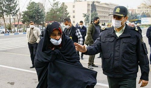 یکی از اوباش تهران زیر چادر زنانه بازداشت شد