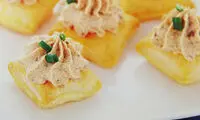 کاناپ مرغ؛ فینگرفود مجلسی و خوشمزه