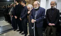 حسین شریعتمداری دست به عصا شد
