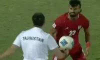 چشم غره ترسناک رضاییان به مربی تاجیک!