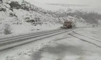 برف زیبایی پاییزی این محور را سفیدپوش کرد