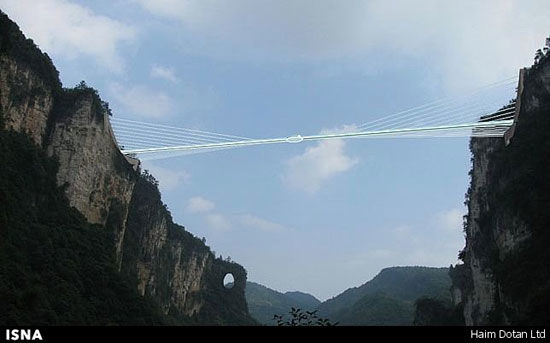 طولانی‌ترین پل شیشه‌ای دنیا در چین +عکس