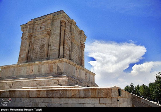 عکس: آرامگاه حکیم ابوالقاسم فردوسی