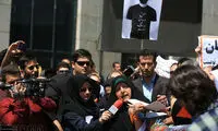 عکس: پلاکارد عجیب در انتقاد به سگ‌ کشی!