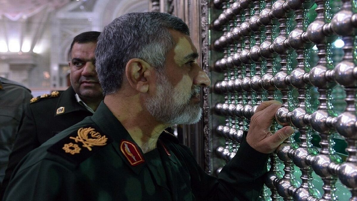 آخرین زیارت شهید حاجیزاده در حرم حضرت معصومه (س)