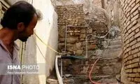 تصویری عجیب از لوله‌کشی آب در حصیرآباد